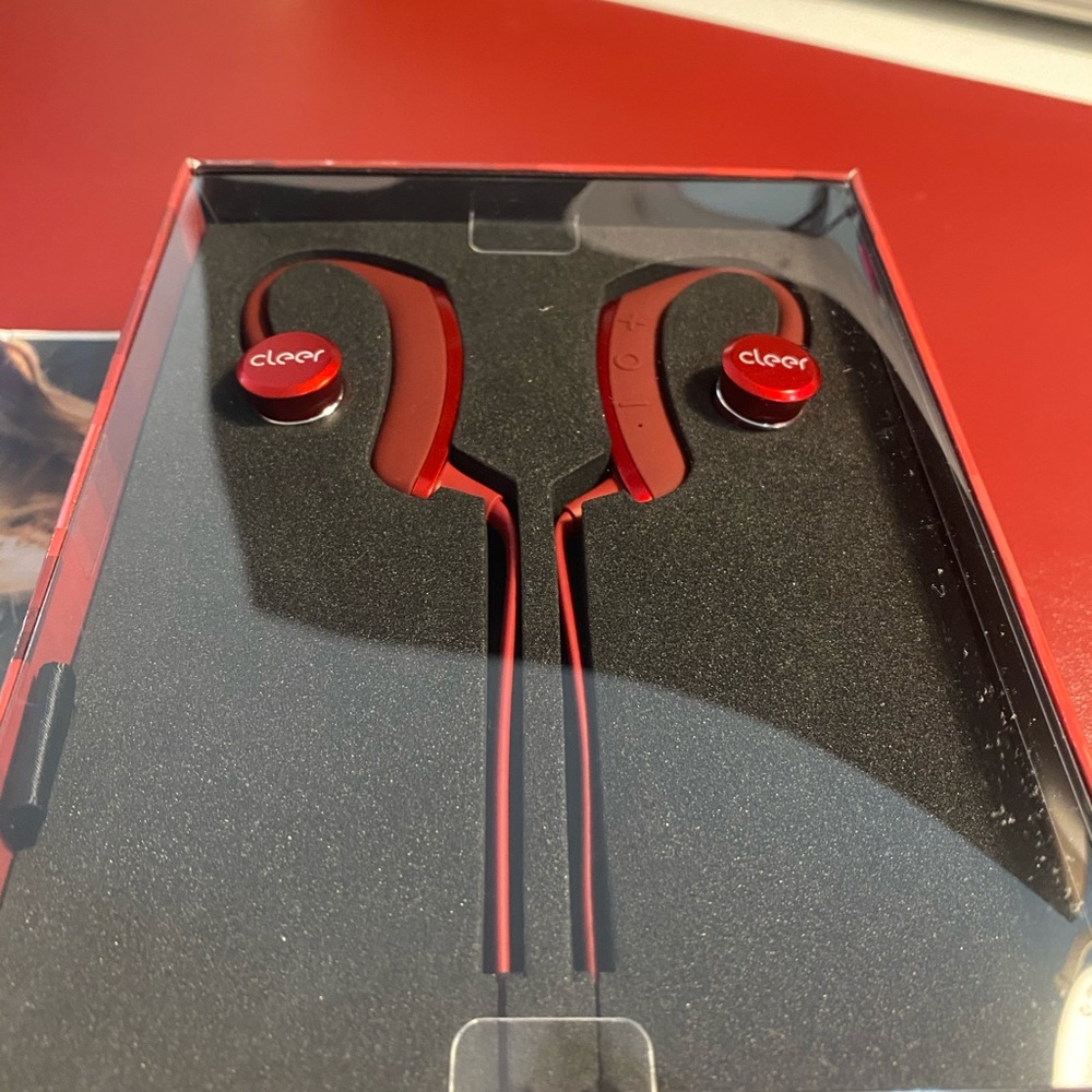 Cleer Edge Pluse Bluetooth Earbuds/ HR Monitor - Picture 3 of 4